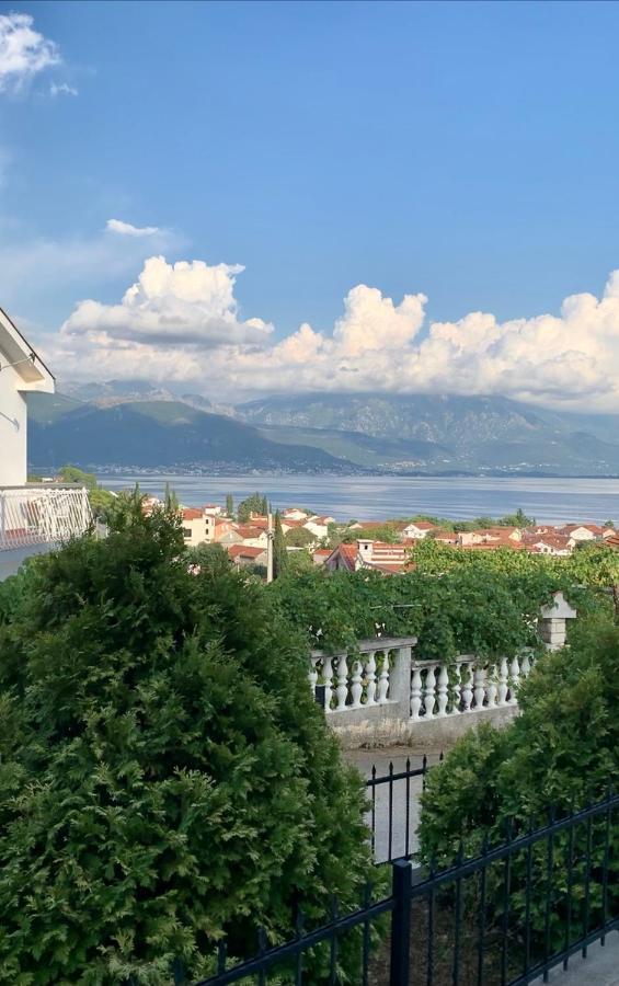 Lastochka.Mne Apartments Baošići Exterior foto